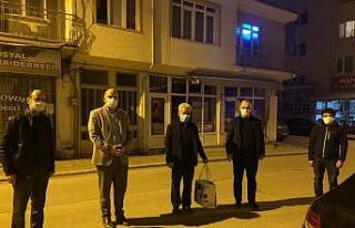 AK Parti’den köylere maske desteği