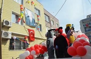 Akhisar Belediyesi, 100. yıl coşkusunu sokaklara...