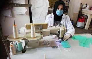 Akyazı’da maske üretimi başladı