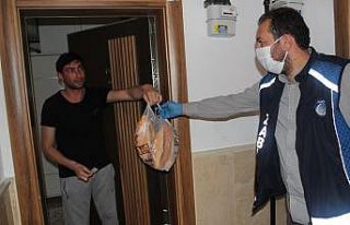 Akyurt’ta ekmek dağıtımı