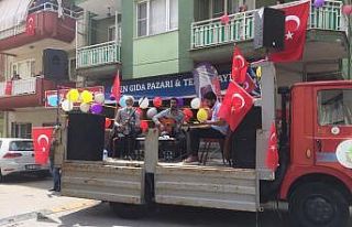 Alaşehirliler bayramı balkonlarından kutladı