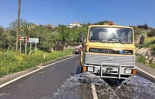 Aliağa köşe bucak dezenfekte ediliyor