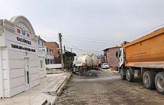 Aliağa’da sokaklardaki dezenfekte hız kesmiyor