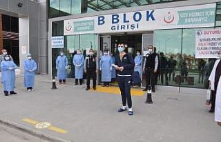 Alkışlar eşliğinde taburcu oldu