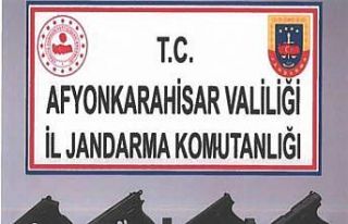 Alkol alıp havaya ateş açtılar