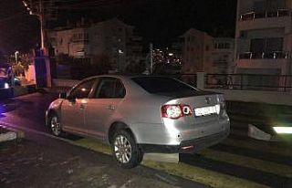 Alkollü sürücü bariyerleri kırdı, kaçamadan...