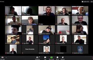 Alper Yılmaz: "İki kulvarda da ligi oynayarak...