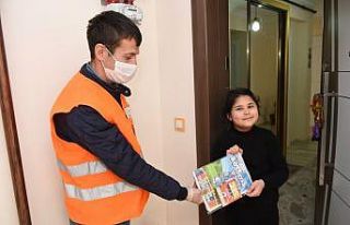 Altındağlı çocuk ve gençlerin evlerine kitap...