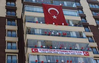 Ankara’da aynı binada oturan miniklerden şiirli...