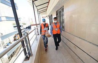 Ankara’da sokağa çıkma yasağında ekmek dağıtımı