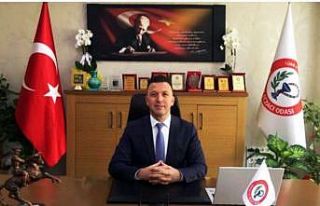 Antalya’daki eczaneler ücretsiz maske dağıtımı...