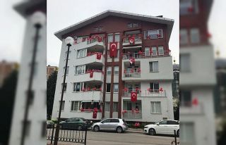 Apartmanı 23 Nisan için süslediler