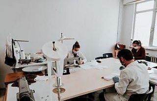 Ardahan Halk Eğitim Merkezinde maske üretimi