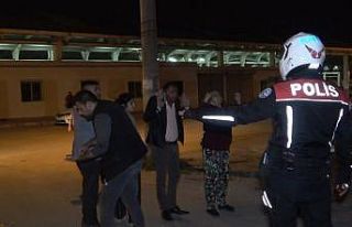 Arkadaşların silahlı kavgasına aileler karıştı:...