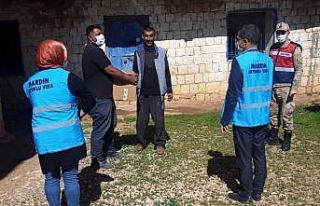 Artuklu’da ihtiyaç sahiplerine gıda yardımı...