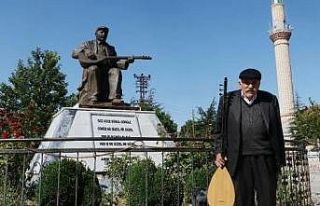 Aşık Yoksul Derviş artık köyünde yaşıyor