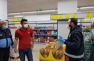 Aşkale’de ücretsiz maske dağıttılar