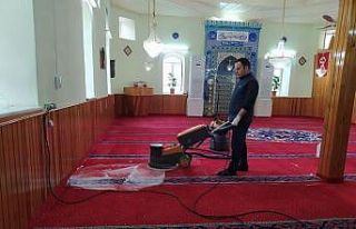 Aslanapa’da camiler Ramazan ayına hazırlanıyor
