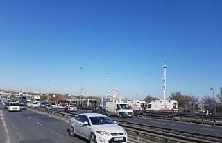 Avcılar’da iki metrobüs kafa kafaya çarpıştı:...