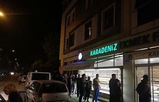 Aydın’da vatandaşlar fırın ve marketlere akın...