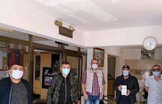 Ayvalık’ta MHP Covid-19 salgınına karşı savaş...