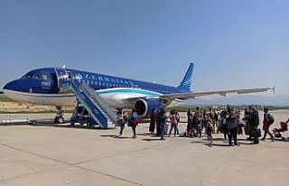 Azerbaycanlı doktorlar EÜ’de korona virüs eğitimi...