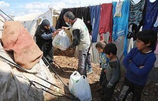 Azez’deki mülteci kamplarında yaşayan 800 aileye...