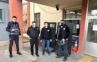 Aziziye Gençlik Merkezi’nden polise siperli maske