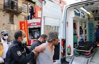 Babasıyla tartıştı, tarihi konağı yakmak istedi