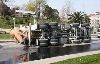 Bahçelievler’de beton mikseri devrildi: 1 yaralı