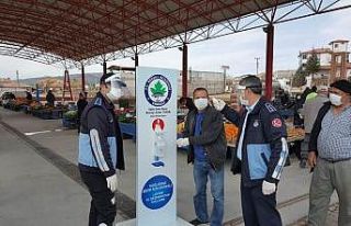 Bahşılı’da pazar yerlerine el dezenfekte noktaları...