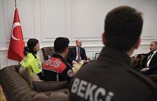 Bakan Soylu, Emniyet Teşkilatı’nı makamında...