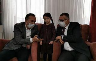 Bakan Soylu şehit kızının bayramını kutladı