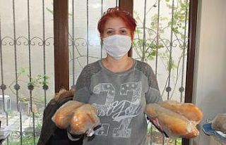 Bandırmalı muhtarlardan ekmek kampanyası