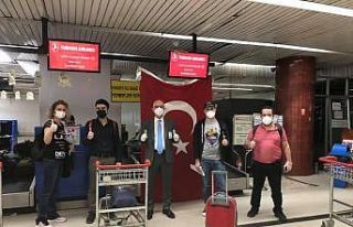 Bangladeş’teki Türk vatandaşları özel uçakla...