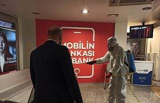 Banka şubeleri ve ATM’ler dezenfekte ediliyor