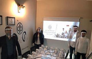 Bartın Üniversitesi öğrencileri yüz koruyucu...