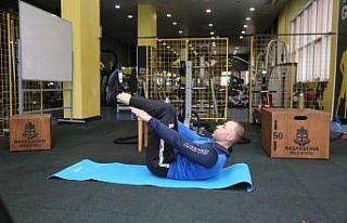 Başakşehirliler evde kalıyor, spor yapıyor