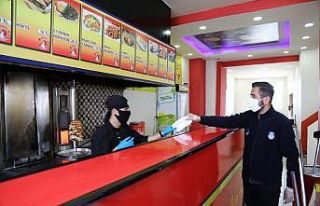 Başkale Belediyesinden ücretsiz maske dağıtımı