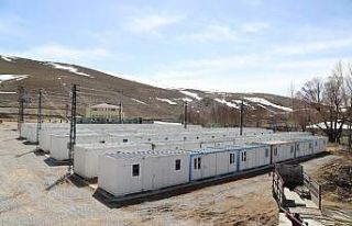 Başkale’de konteyner kente yerleşim başladı
