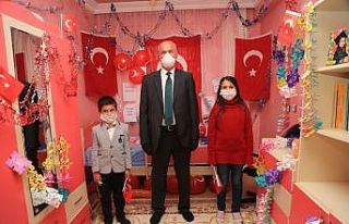 Başkan Akman, 23 Nisan’ı Eşme kardeşlerle kutladı
