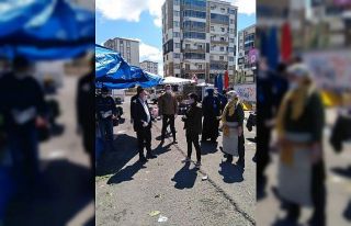 Başkan Beyoğlu semt pazarlarında maske ve eldiven...