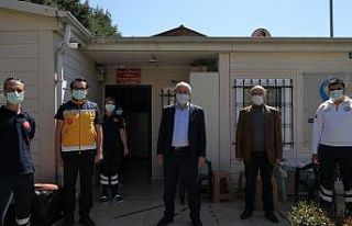 Başkan Büyükgöz sağlık çalışanlarının yanında