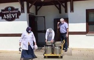 Başkan Çatal, “Her gün 350 aileye iftar yemeği...