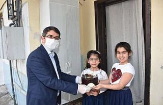 Başkan Çelik’ten 23 Nisan çocuğuna sürpriz...