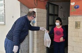 Başkan Gümrükçü, önce vatandaşlara ekmek, sonra...