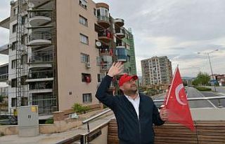 Başkan Gümrükçü’den otobüsle bayram kutlaması