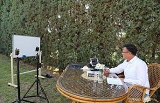 Başkan Öküzcüoğlu vatandaşlarla sosyal medyada...