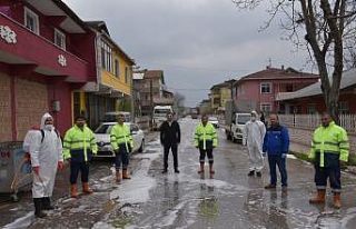 Başkan Özlü dezenfekte ekiplerini yalnız bırakmıyor