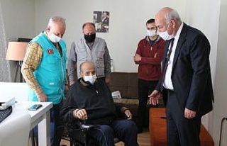 Başkan Tuncel bir yüzü daha güldürdü